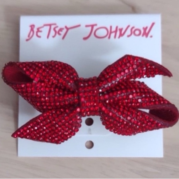 BETSEY JOHNSON Christmas Red
Crystal Ribbon Bow Adjustable Stretch Ring NEW NWT - Picture 3 of 4